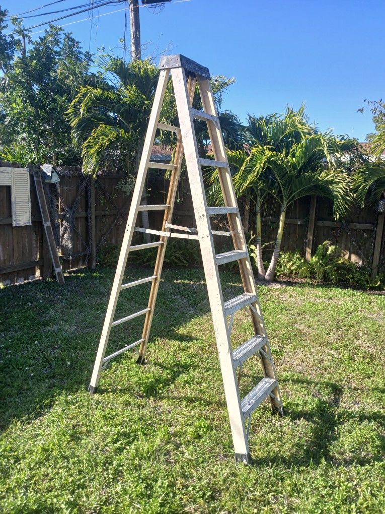 8ft Step Ladder Fiberglass 