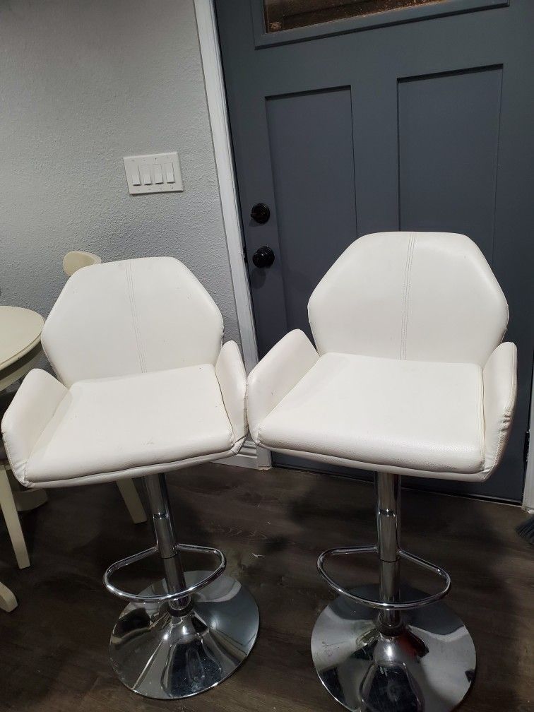 2 White Bar Stools 