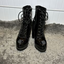 Black Heel Boots 