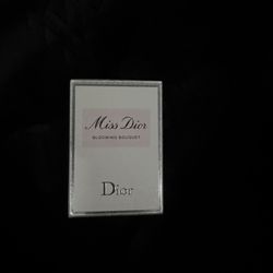 MISS DIOR