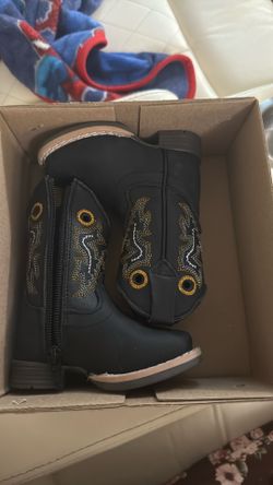 Kids boots