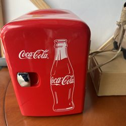 Coca Cola Mini fridge 