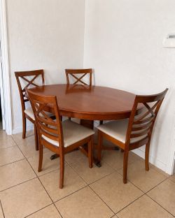 Table   With 4 chairs