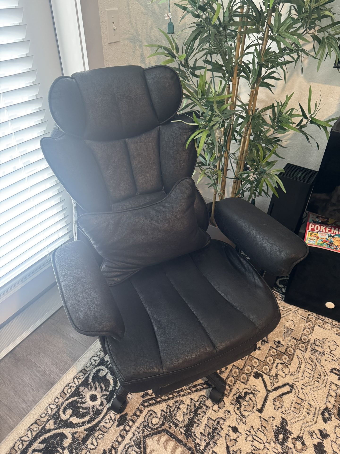 Office/gaming Chair Like New