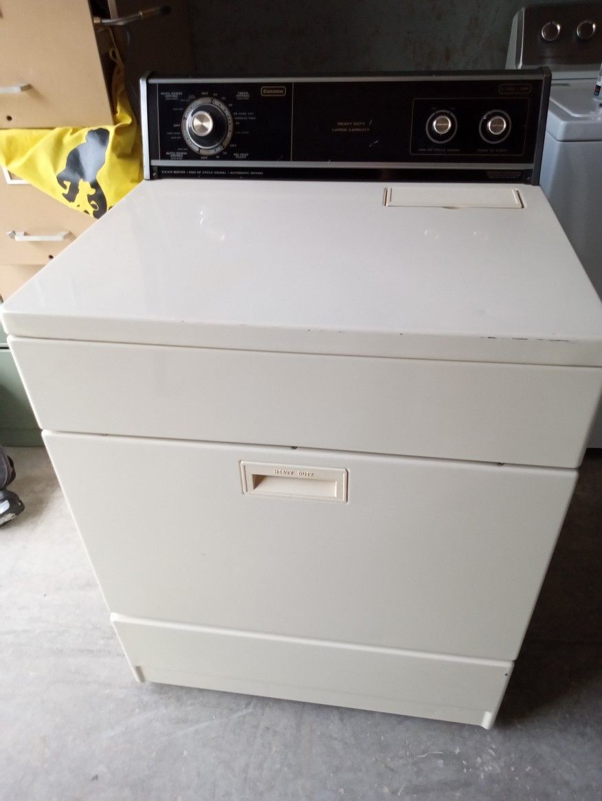 Estate - Dryer - By Whirlpool - In Perfect Working Order!