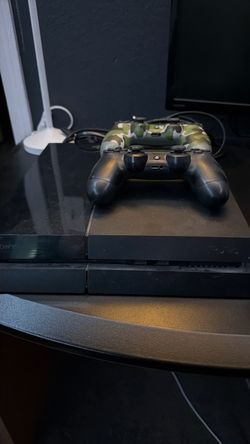 Sony PlayStation 4 PS4 Console Bundle – 2 Controllers + 14 Games
