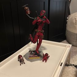 Deadpool Figurine 