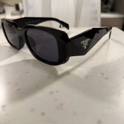Prada Style Sunglasses No Damage