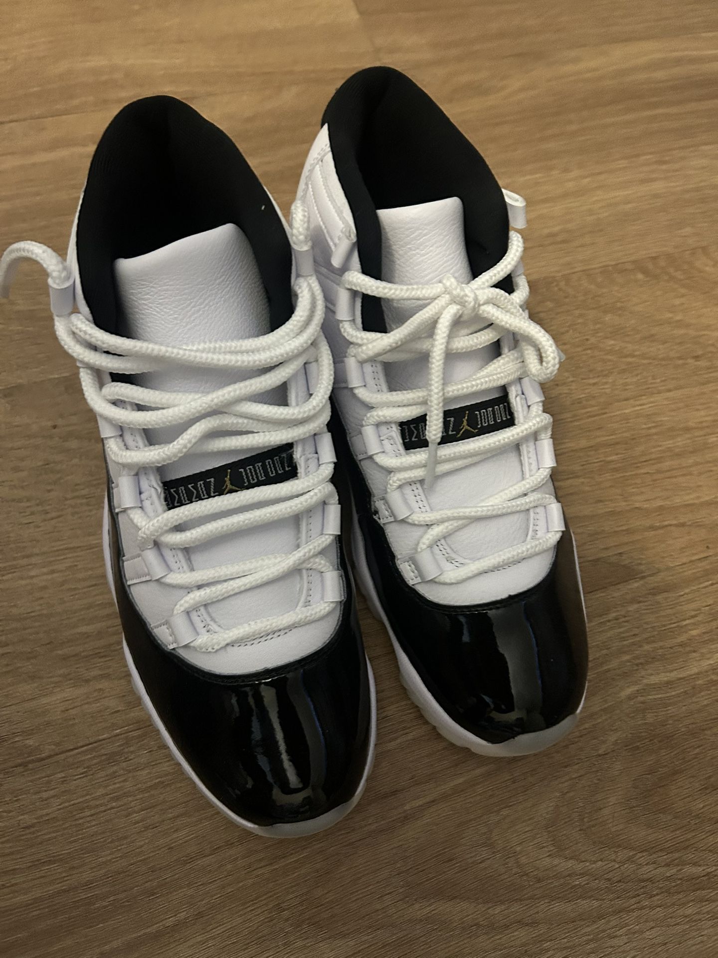 Jordan 11 GRATITUDE SZ 9