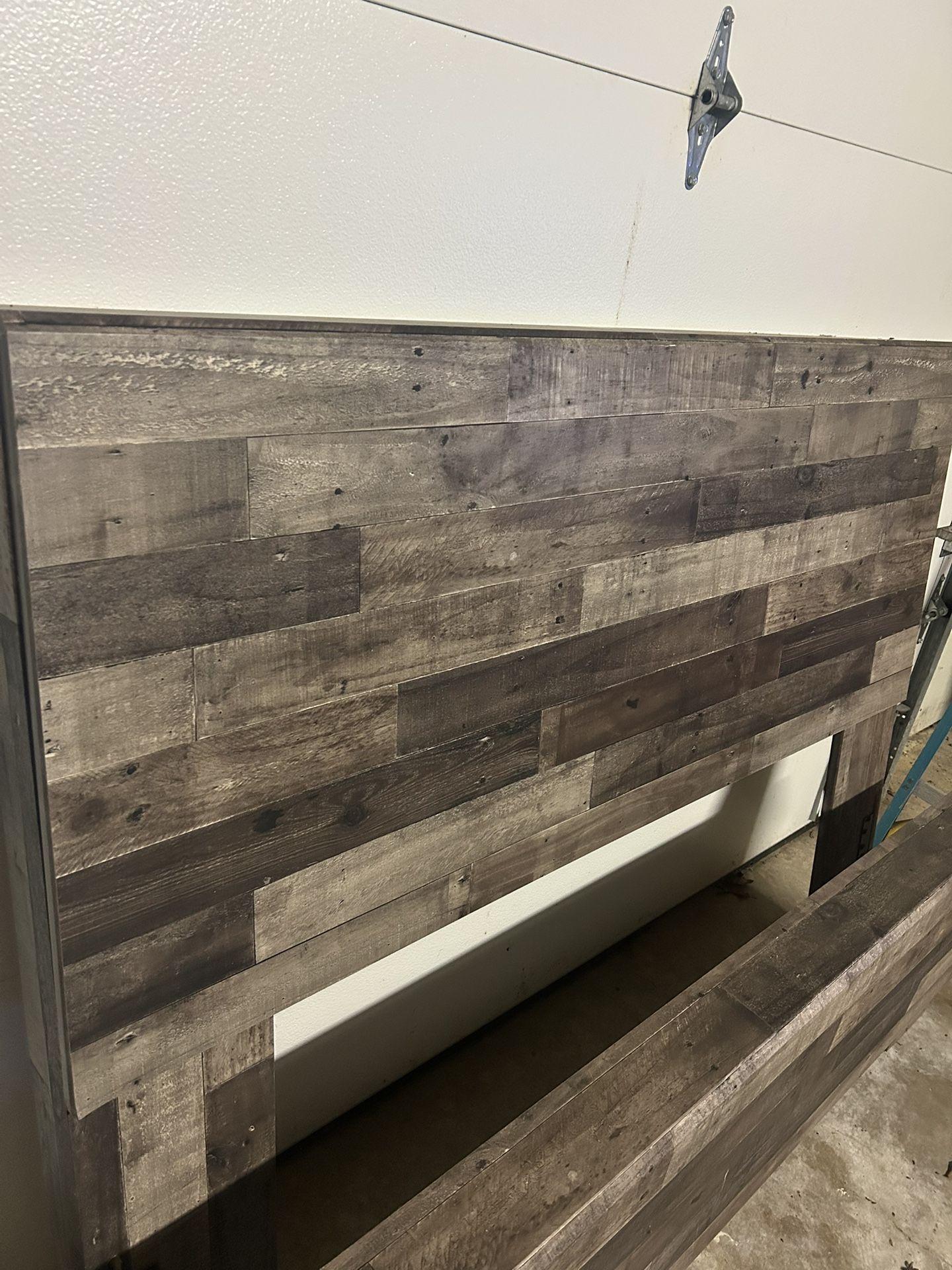 Queen Size Rustic Bed Frame 