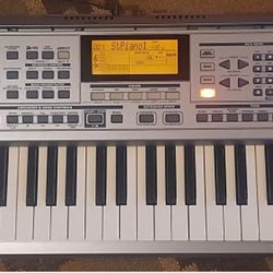 Roland EXR-3 Arranger Keyboard 