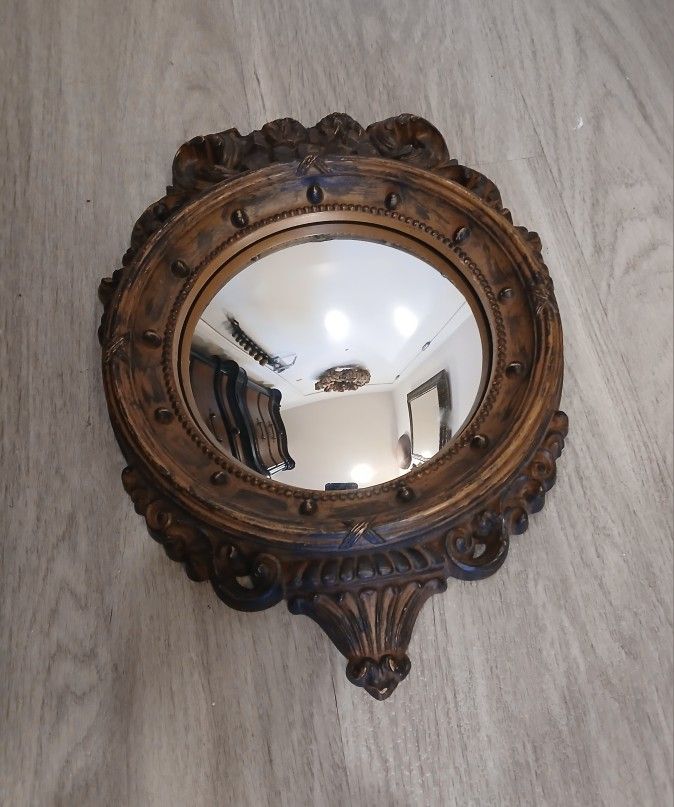 Convex Mirror, Framed