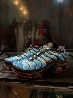 Size 6.5 Nike Air Max Plus Shark Attack