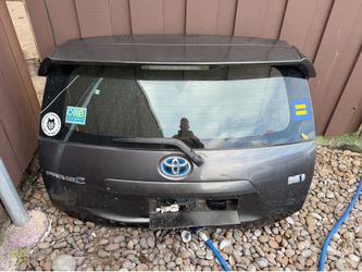 Toyota Prius C 2012 tailgate
