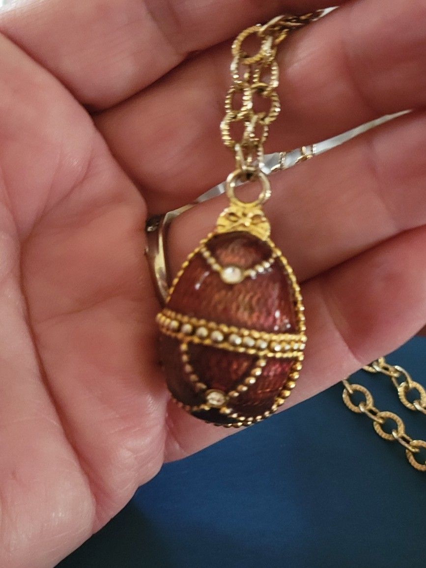 Egg Necklace With Rhinestones