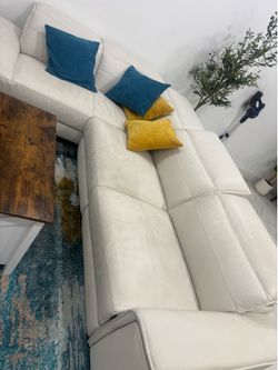 Modern White Sectional Sofa + Rug & Pillows