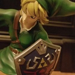 Legend Of Zelda Skyward Sword Link 10" Statue Official Nintendo DarkHorse Deluxe

