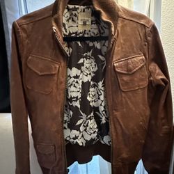 Fossil Women’s Leather Bomber Jacket size Small  