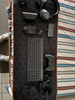 Miscellaneous gaming gear bundle