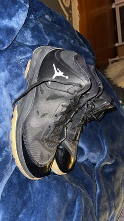 Jordan’s Men’s Size 9