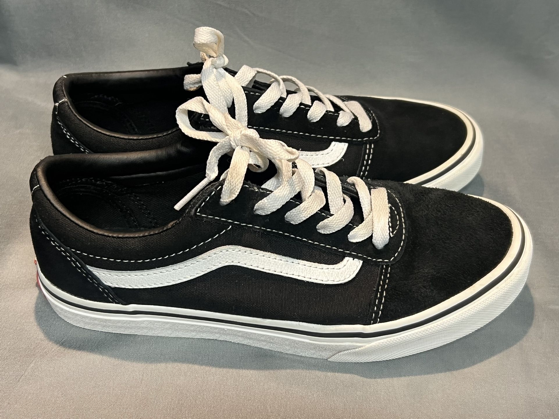 Van's Youth Size 5.5 Old Skool Sneakers