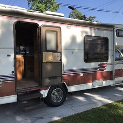 1987 Yellowstone 24’ Motorhome 