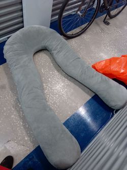 U shaped body pillow