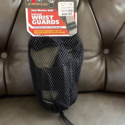 Seirus Wrist Guards For Snowboarding Skateboarding Size Small