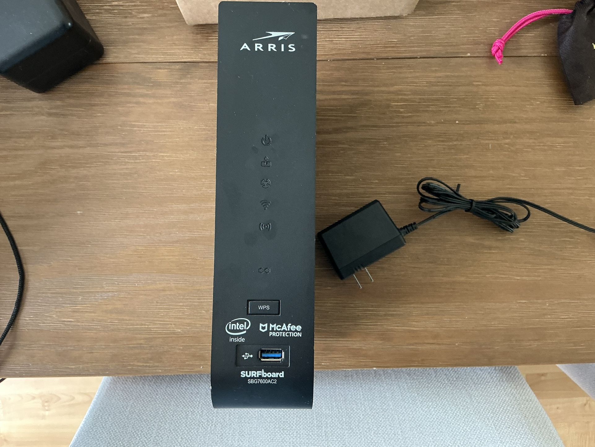 ARRIS Surfboard SBG7600AC2 Cable Modem Wi-Fi Router Xfinity Compatible