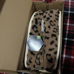 Toms Fleece Sherpa Size 7
