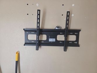 TV wall mount