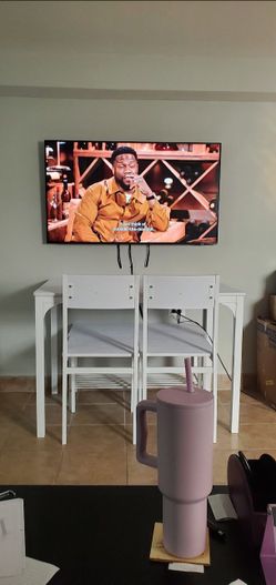 4 Person Dining Table!
