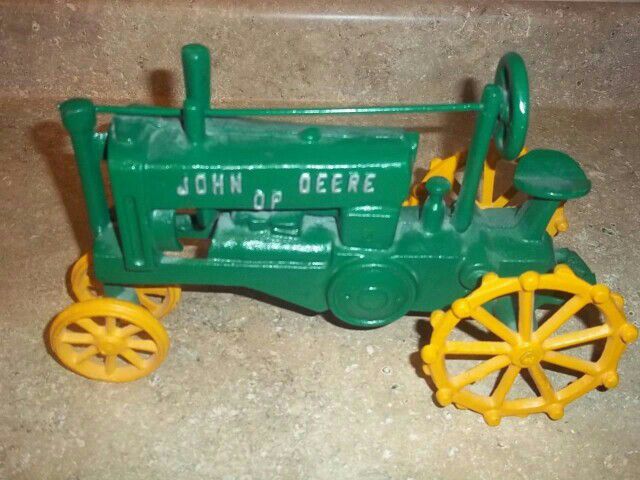 John Deere Cast Iron Antique toy tractor