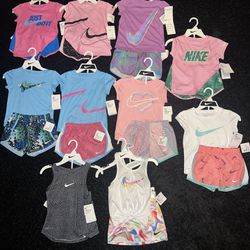 NWT Nike size 5 Girls