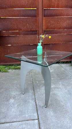 Side table (modern)