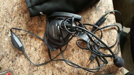 Microsoft life chat lx2000 headset with microphone attached for computer