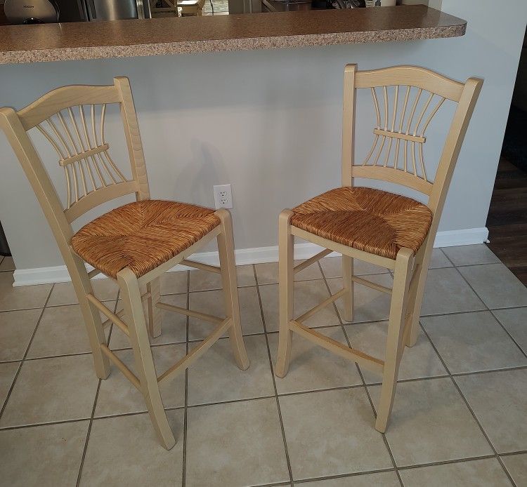 2 Counter Height Stools