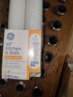 Lot of 16 Fluorescent Bulbs