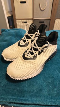 Tennis shoes US 9
