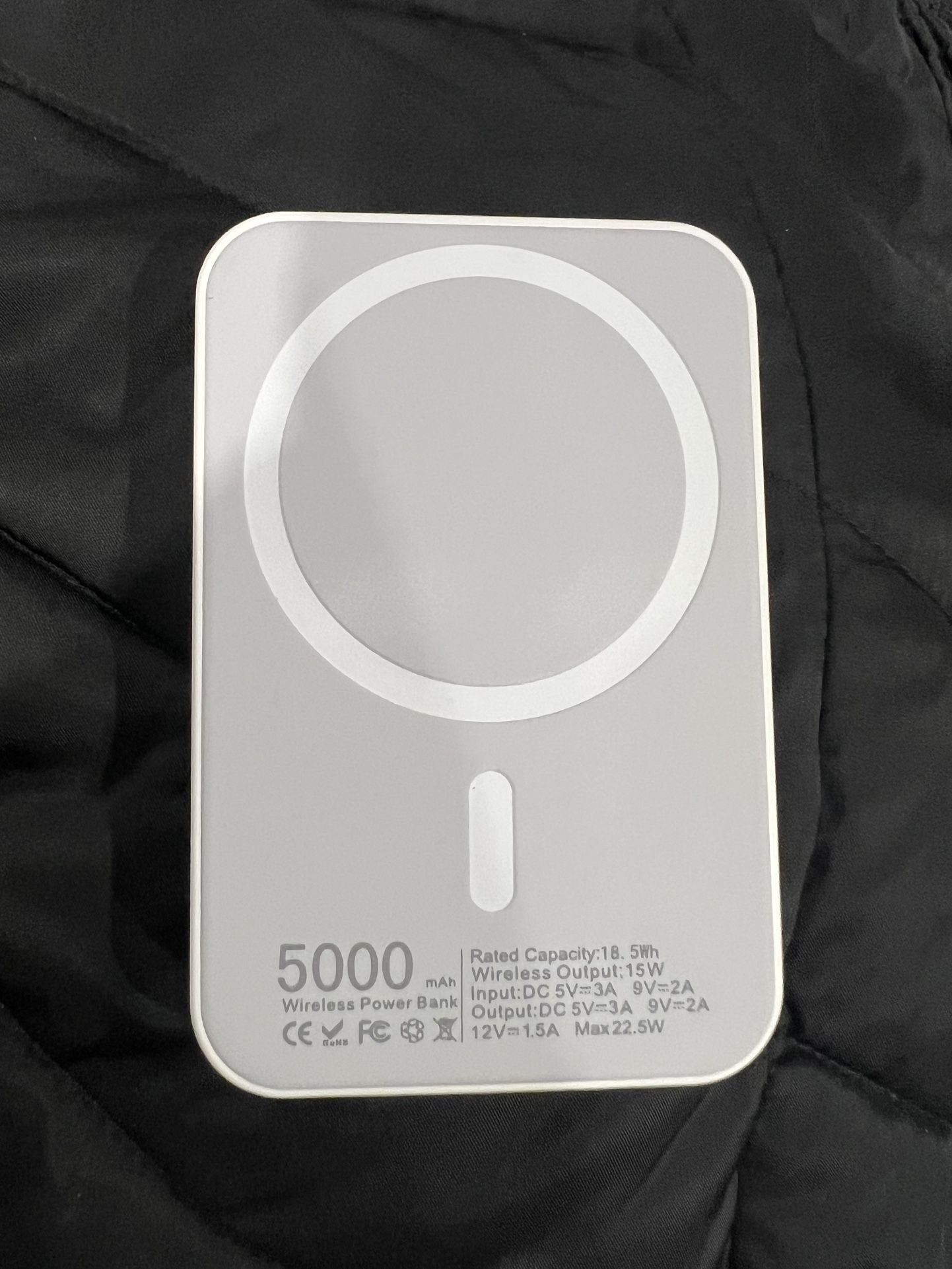 20 W FAST CHARGING WIRELESS MAGNETIC POWER BANK