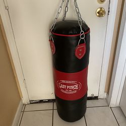 PUNCHING BAG BRAND NEW 60 POUNDS FILLED FOR BOXING 🥊 🔥🔥