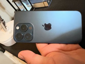 iPhone 15 Pro 256 GB UNLOCKED