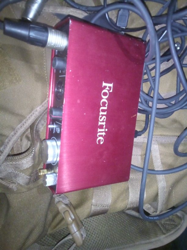 Focusrite Scarlet 2i2 2nd Gen