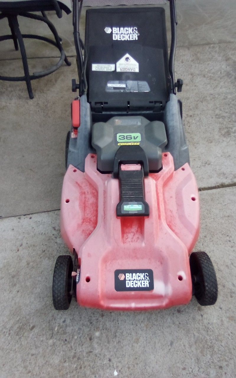Black & Decker 36v Cordless Mower/ Includes Charger