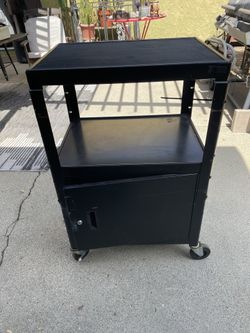 AV Cart - locking wheels