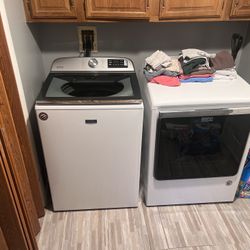 Maytag Waster And Dryer (Electric)