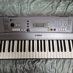 Yamaha Electronic Keyboard
