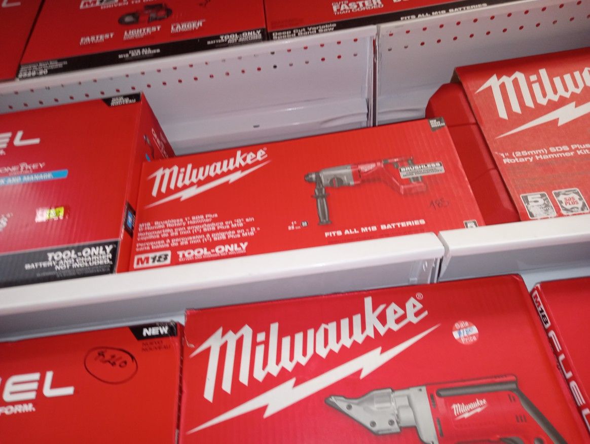 Milwaukee Rotary Hammer 