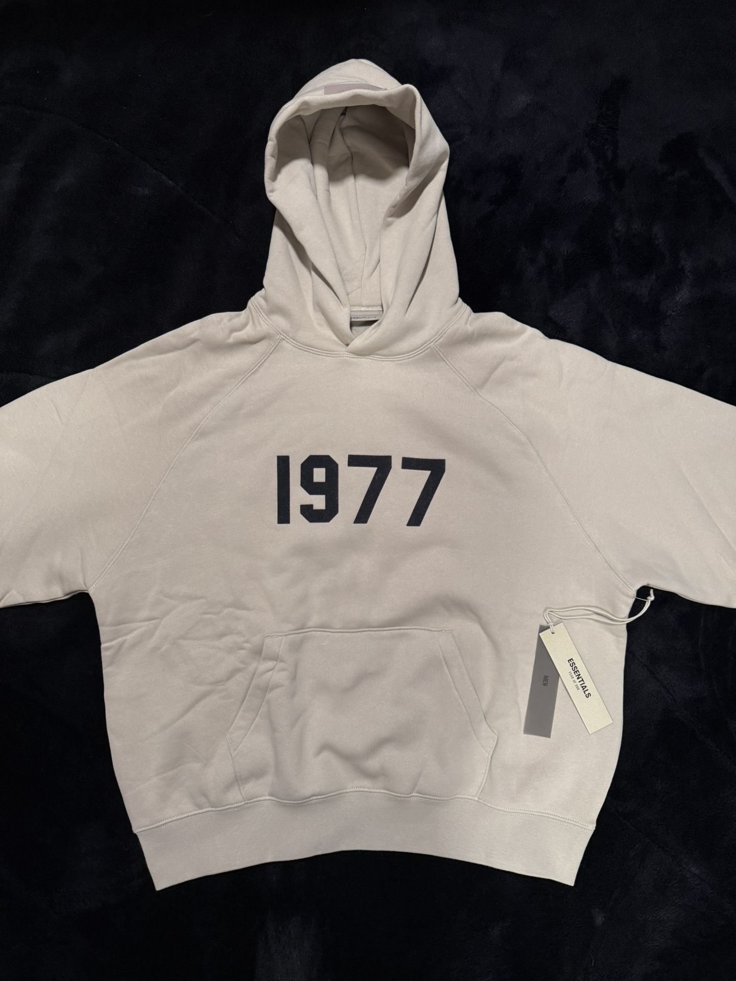 ESSENTIAL HOODIE ‘1977’