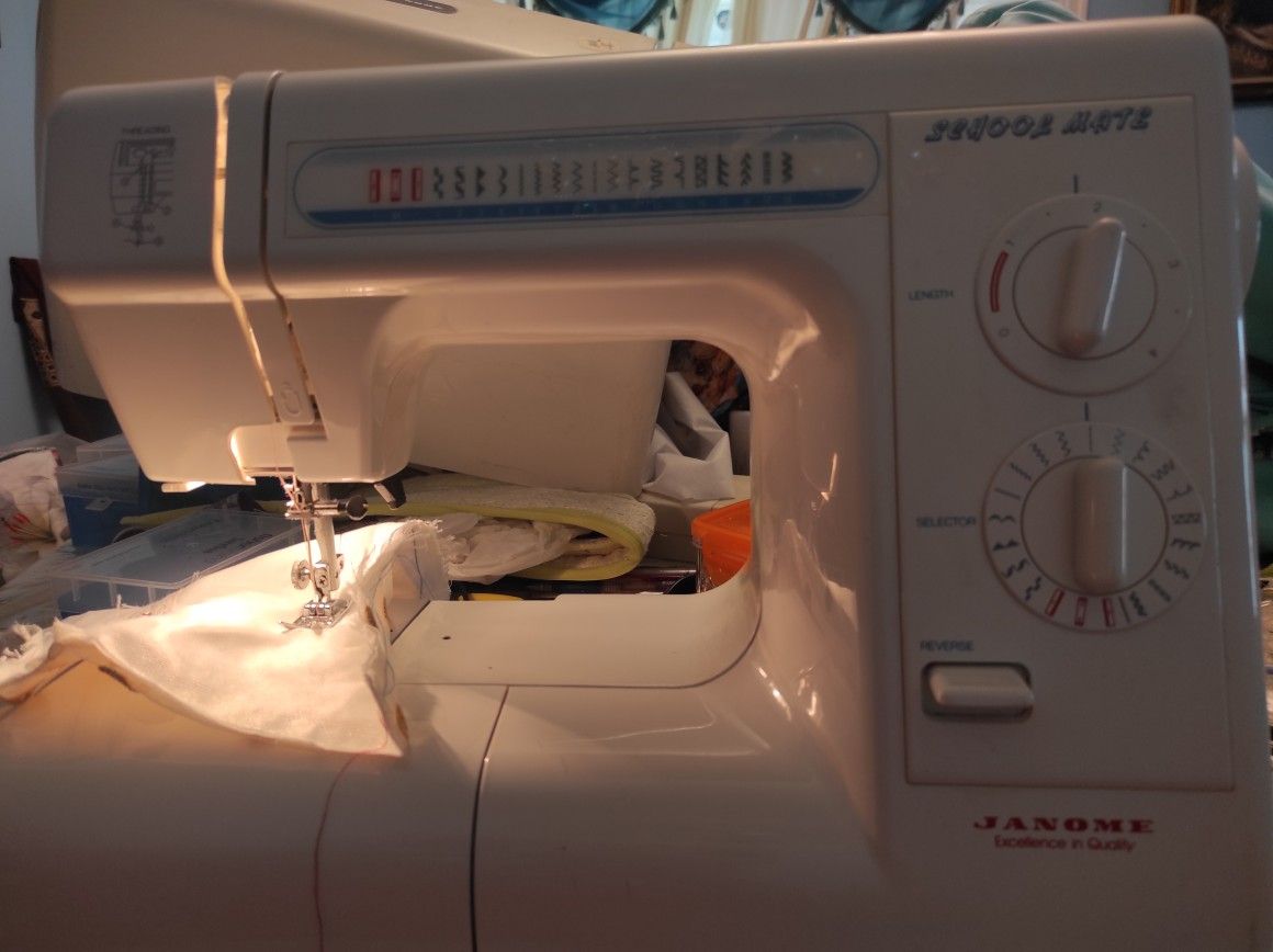 janome school mate sewing machine 